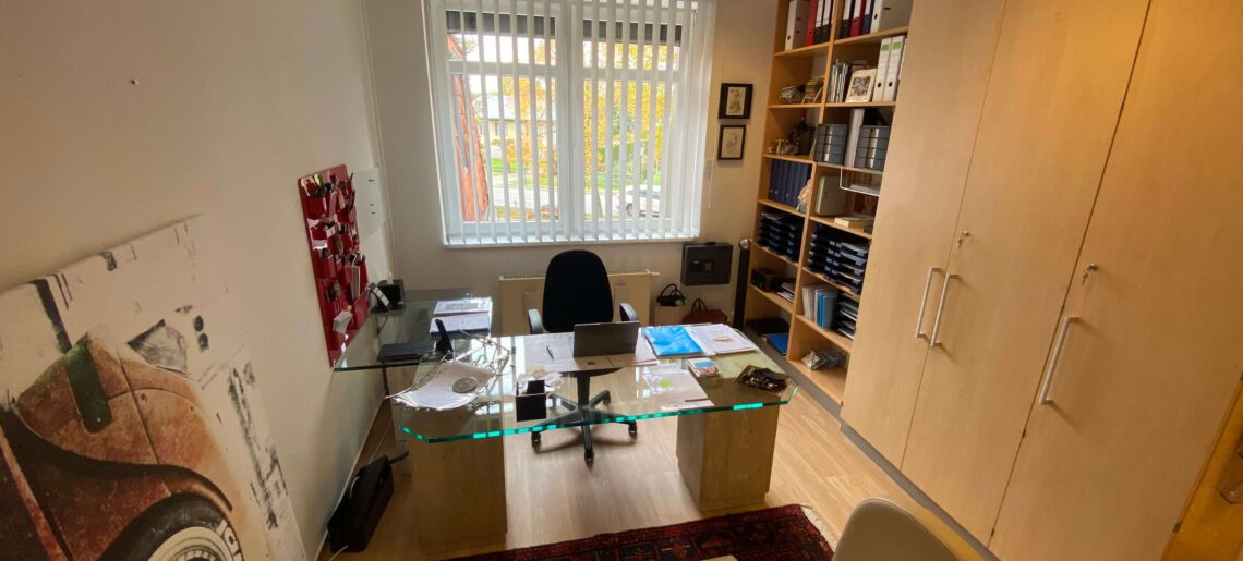 Wandlitz/Berlin: Möbliertes Büro in Bürogemeinschaft mit Konferenzraumnutzung, Küche und WC, ca. 20km nach Berlin-Mitte! 10 Minuten fußläufig zum Bahnhof!